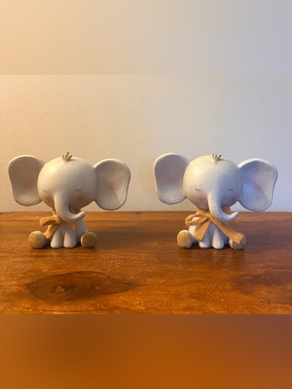 Elephant Figurine Pair in Light Gray & Tan